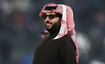 آل الشيخ يعلن: عودة بطل العالم السابق تايسون فيوري للحلبة في نزال عالمي مرتقب