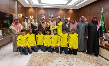 أمير حائل يستقبل رئيس وأعضاء نادي الحائط بمناسبة تحقيق بطولة المنطقة للناشئين