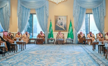 أمير منطقة تبوك يتبادل التهاني الرمضانية مع المواطنين والمسؤولين