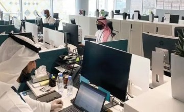 استشاري أمراض قلب يوجه “وصفة الـ 3 دقائق” للموظفين: 6 تمارين تنهي مخاطر الجلوس الطويل