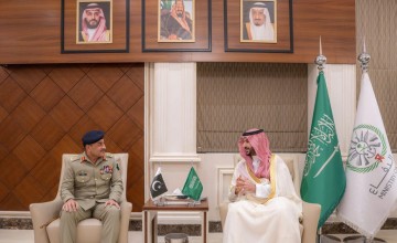 اتفاقية الدفاع المشترك على الطاولة.. لقاء مهم بين وزير الدفاع وقائد الجيش الباكستاني