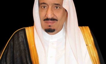 الملك سلمان يهنئ المسلمين بعيد الفطر ويؤكد: خدمة الحرمين نهج راسخ