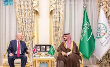 وزير الدفاع ونظيره البريطاني يستعرضان فرص تطوير التعاون العسكري
