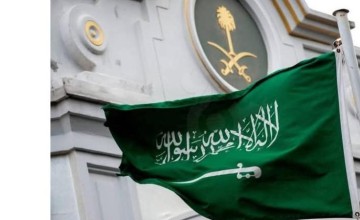 وزير الخارجية يتلقى اتصالًا من نظيره الإيراني لبحث خفض التوتر