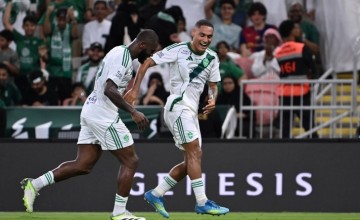 بثلاثية نظيفة.. الأهلي يحسم مواجهة الخلود في دوري روشن السعودي
