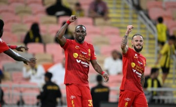 الاتحاد يسقط برباعية ثقيلة ويخطف بطاقة آسيا بصعوبة