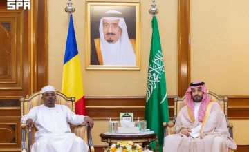 ولي العهد يستقبل رئيس تشاد في قصر منى ويبحثان العلاقات الثنائية