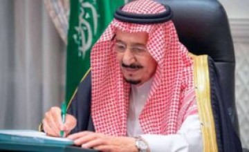 خادم الحرمين الشريفين يوجّه باستضافة 1000 معتمر ومعتمرة من مختلف دول العالم على نفقته الخاصة