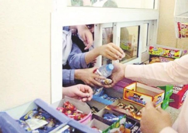 كاتب يوجه رسالة لوزير التعليم بشأن أسعار المقاصف المدرسية