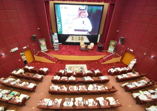 في انطلاق برنامج تهيئة المعلمين الجدد وبحضور أكثر من 450 معلم ومعلمة  مدير تعليم صبيا يصف المعلمين بصناع المستقبل ومشاعل النور