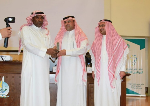 أ-د محمد أبو راسين يرعى انطلاق الدورات التدريبية لطلاب وطالبات الجامعة