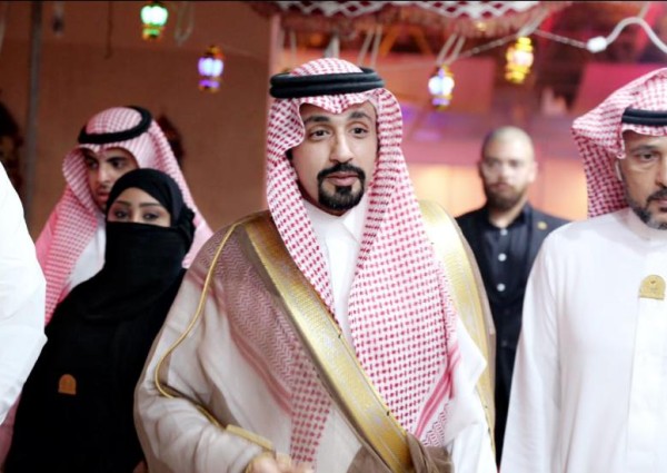 الأمير نايف بن فهد بن عبدالمحسن بن جلوي آل سعود يزور معرض فعاليات الحارة العربية