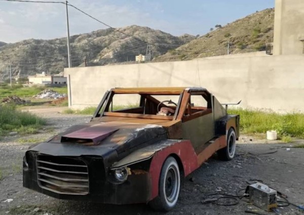 مواطن برجال ألمع يقترب من صناعة سيارة رياضية بتقنيات متطورة