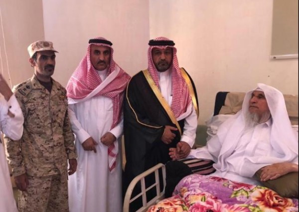 أمير الفوج السادس عشر يقدم واجب العزاء للشيخ بن براك