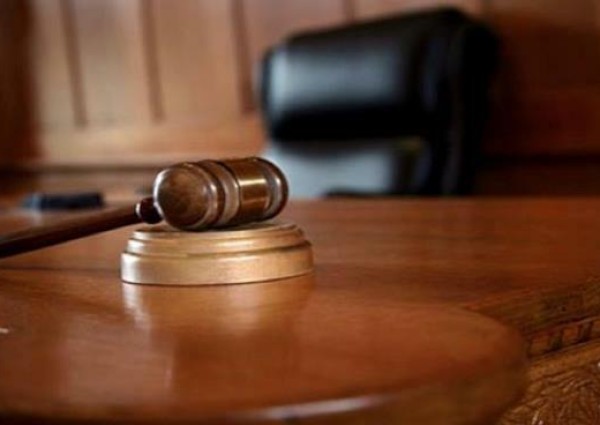 جدة: حبس سيدة شتمت ابنة عمها عبر تطبيق “واتساب”