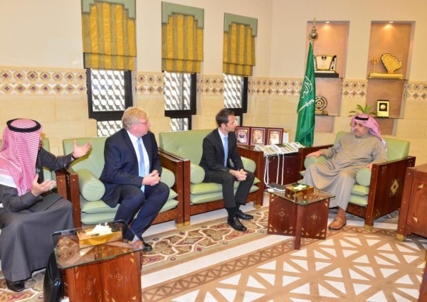 معالي وكيل إمارة الرياض يستقبل أعضاء فريق برنامج تطوير وزارة الداخلية