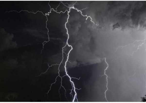 تنبيهات الأرصاد تتواصل واعدة مناطق عدة بأمطار غزيرة و زخات بَرَد”