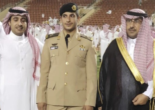 “\u0627\u0644\u0637\u0644\u0642 \u064a\u062a\u0644\u0642\u0649 \u0627\u0644\u062a\u0647\u0627\u0646\u064a \u0628\u0645\u0646\u0627\u0633\u0628\u0629 \u062a\u062e\u0631\u062c\u0647 \u0645\u0644\u0627\u0632\u0645”