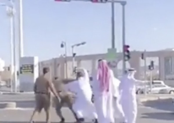 قانوني” يكشف عن العقوبة المتوقعة على المعتدين على رجال أمن بالمدينة!