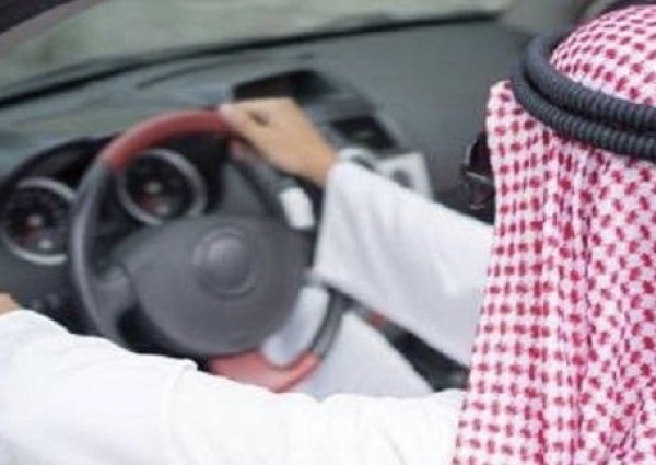 صحيفة الشمال | العمل في “أوبر” و”كريم” محظور على هذه الفئة!