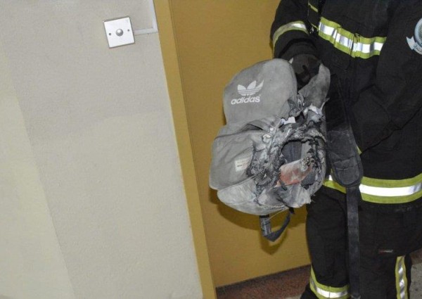 بالصور.. شاحن جوال يشعل حريقاً بحقيبة طالبة جامعية بجدة