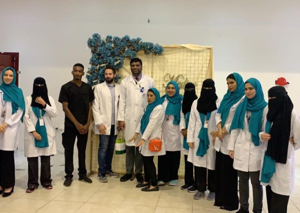 طالبات كلية ابن سينا يقيمون حملة عن الإشاعات الطبية