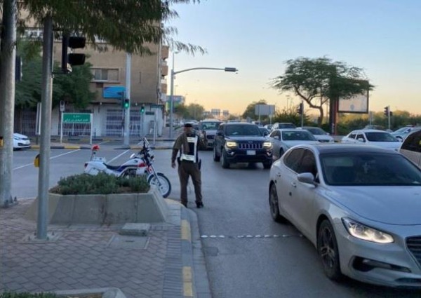 مرور ينبع يضبط مفحط تباهى بنشر مقاطعه عبر “سناب شات”.. وإحالته لهيئة الفصل في المخالفات المرورية