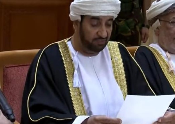 فيديو.. الكشف عن نص وصية السلطان قابوس بشأن وريثه في الحكم
