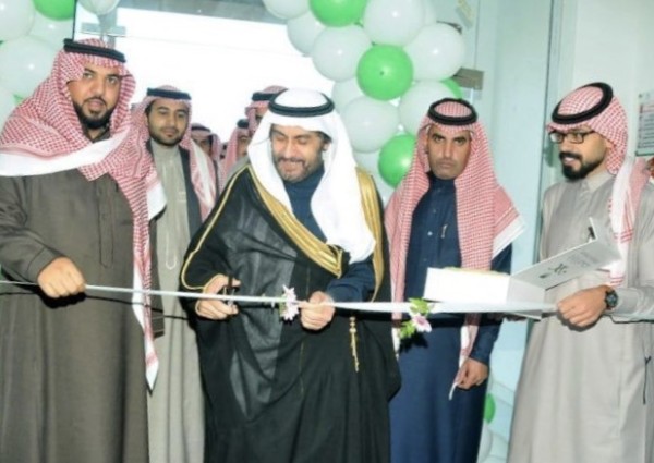 محافظ القريات يفتتح عدد من المراكز الصحية ويتفقد المشاريع التي تنفذها صحة القريات