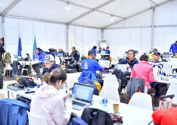 نائب أمير حائل يزور مخيمي رالي داكار والمتسابقين في مدينتي جبة وحائل