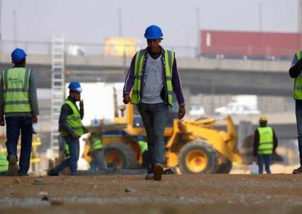 “العمل” تعلق على ماتداول بشأن “إلغاء الكفالة للوافدين”