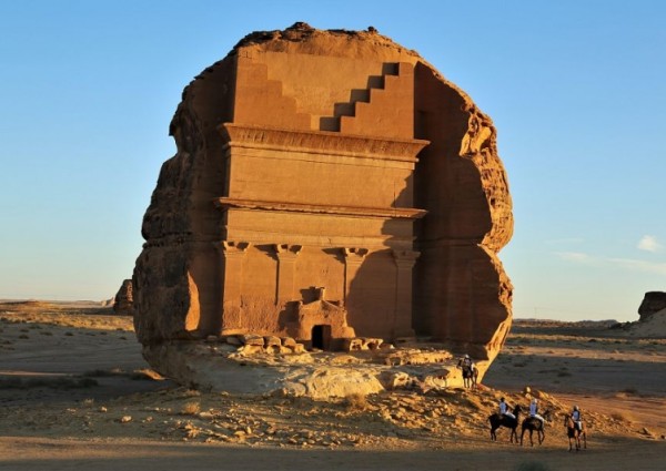 بالفيديو: المطرفي يكشف حقيقة العثور على آلاف الكيلوغرامات من الذهب داخل جرار في العلا