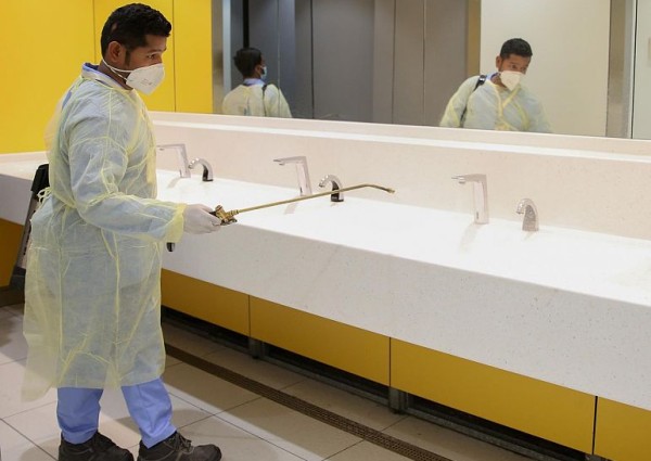 لمنع انتشار فايروس كورونا  .. الطيران المدني: تعقيم وتطهير المطارات السعودية والطائرات