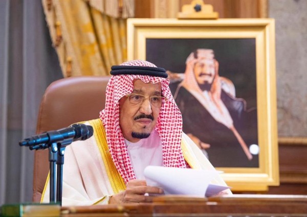 خادم الحرمين: نعيش في مرحلة صعبة في تاريخ العالم لكنها ستمر وتمضي رغم قسوتها ومرارتها