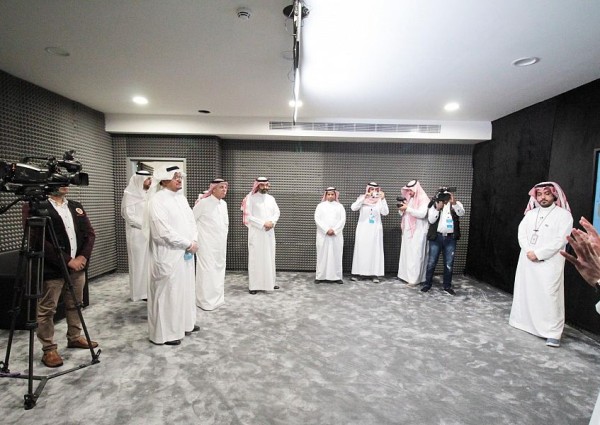 وزير التعليم يتفقد مركز إنتاج محتوى المدرسة الافتراضية بالرياض