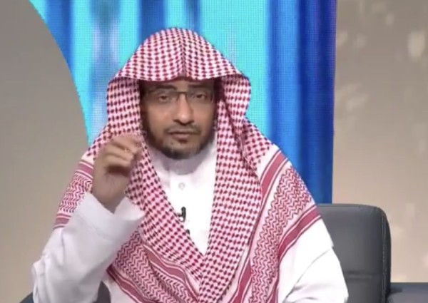 بالفيديو: متصلة توجه سؤالا لـ”المغامسي” حول جزاء شاب عق والديه وأهانهما .. شاهد: ردة فعله!