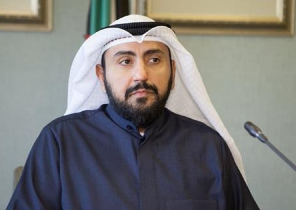 بسبب “كورونا”.. وزير الصحة الكويتي يستحلف الكويتيين والمقيمين للبقاء في منازلهم – فيديو