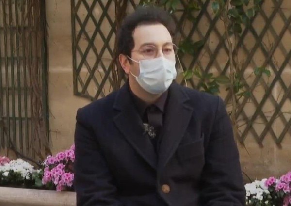 بالفيديو: أطباء سعوديين في باريس يردون الجميل لـ”فرنسا” ويواجهون فيروس كورونا