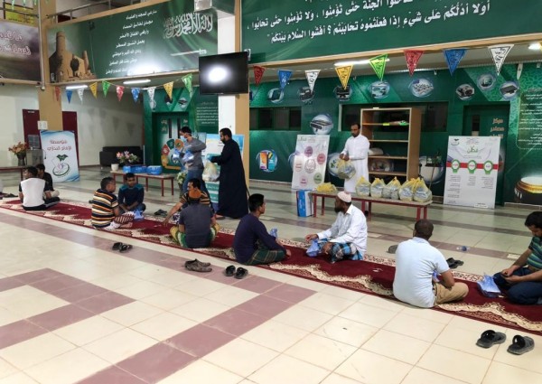 تنفيذاً للإجراءات الاحترازية شاهد: تسليم لجنة التنمية الأهلية بـ”عرعر” سكن العمالة من تعليم الحدود الشمالية