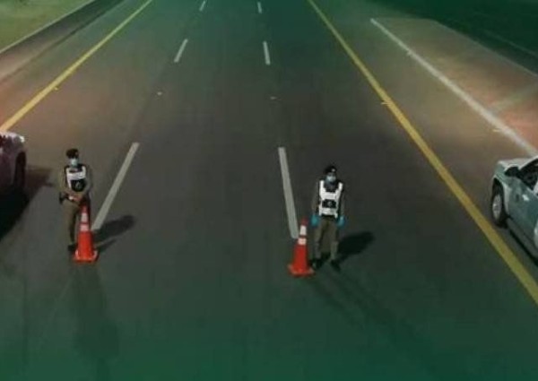 الأهالي في مكة يلتزمون بأمر منع التجول على مدى 24 ساعة للحد من فيروس كورونا