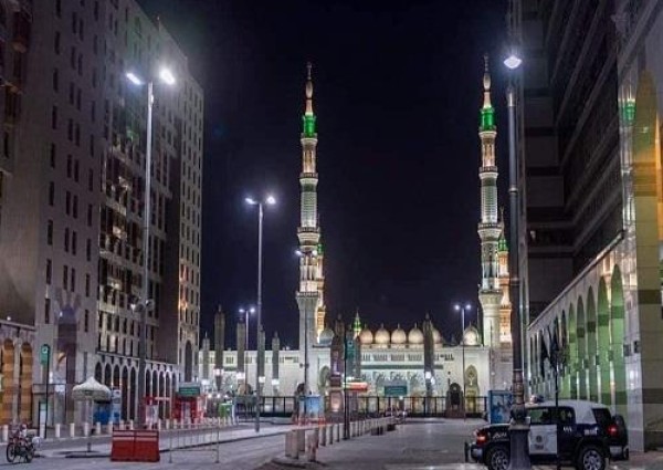 العبدالعالي: يكشف سبب فرض منع التجول الكامل في مكة والمدينة .. وعدم فرضه في الرياض وجدة