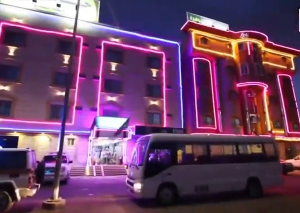 بالفيديو: صحة القريات تفاجئ ضيوف الحجر الصحي بعد سلامة فحوصاتهم الطبية وخلوها من كورونا