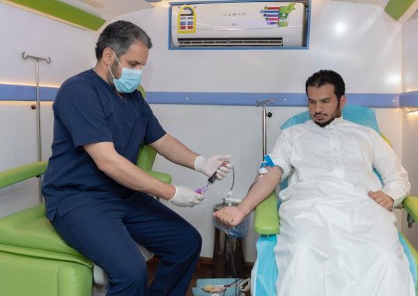 تبرع بلا تجمع .. مبادرة جامعة المجمعة لتغطية احتياجات بنوك الدم تواصل جهودها في ثلاث محافظات