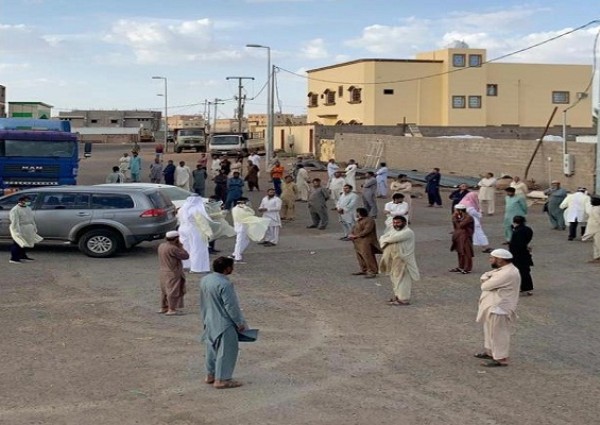 عدسة “الشمال” ترصد حملة المسح النشط لمستشفى الحائط على إسكان العمالة الوافدة لمنع تفشي كورونا