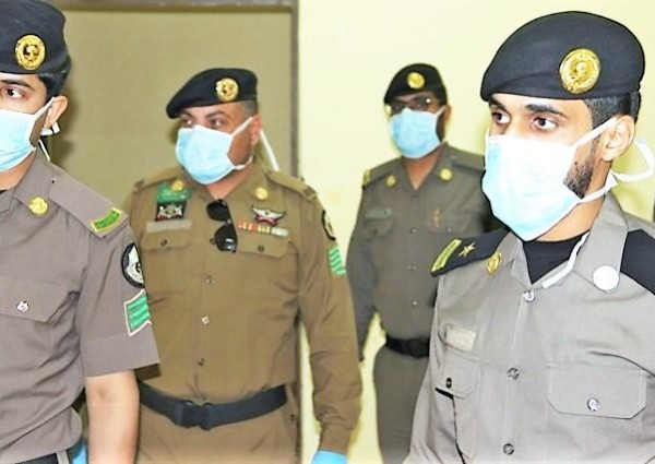 بالصور  .. لجنة دراسة أوضاع سكن العمالة تجري الفحص على العمالة بطريف