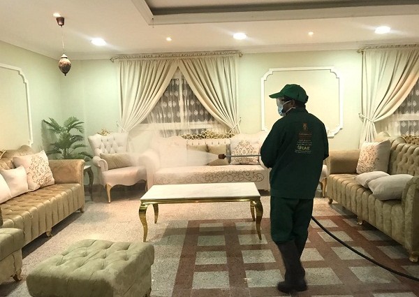 عمليات تعقيم وتطهير مرافق الإدارة استعداداً لاستقبال موظفات دار تربية الأحساء