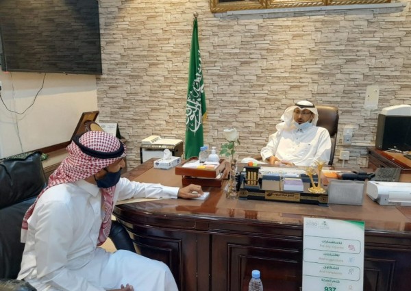 الشعواني يجتمع بمدير العلاقات العامة بمستشفى جازان العام