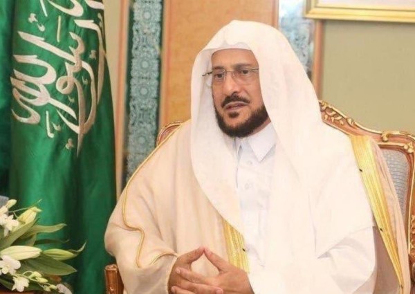 وزير “الشؤون الإسلامية” يوجه مديري فروع الوزارة بتخصيص أرقام “واتساب” لتلقي ملاحظات المواطنين