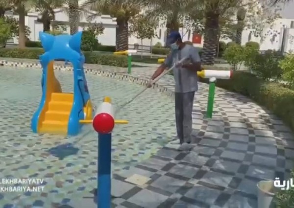 هل ينتقل فيروس كورونا عبر مياه المسابح؟ .. استشاري يجيب! – فيديو