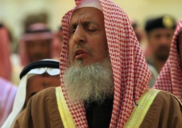 مفتي المملكة يحثّ الحجاج على استثمار فرصة الحج وإخلاص العبادة والتقرب للمولى عز وجل بالدعاء